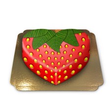 gâteau aux fraises en forme de coeur (Medium)