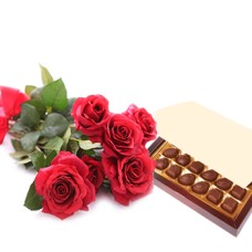 Simplement des roses et des chocolats