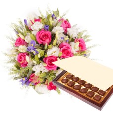 Princesse rose avec des chocolats