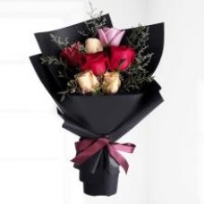 Roses rouges, roses et crème