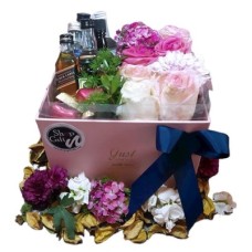 Mini bouteilles et roses