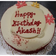 Gâteau d'anniversaire velours rouge avec plaque (6 pouces portion 4-8)