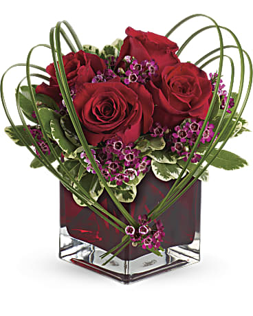 Bouquet de douces pensées avec des roses rouges (standard)