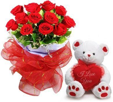 12 roses rouges et petit ours en peluche