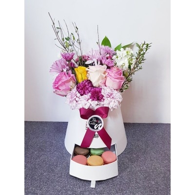 Boîte de fleurs blanches