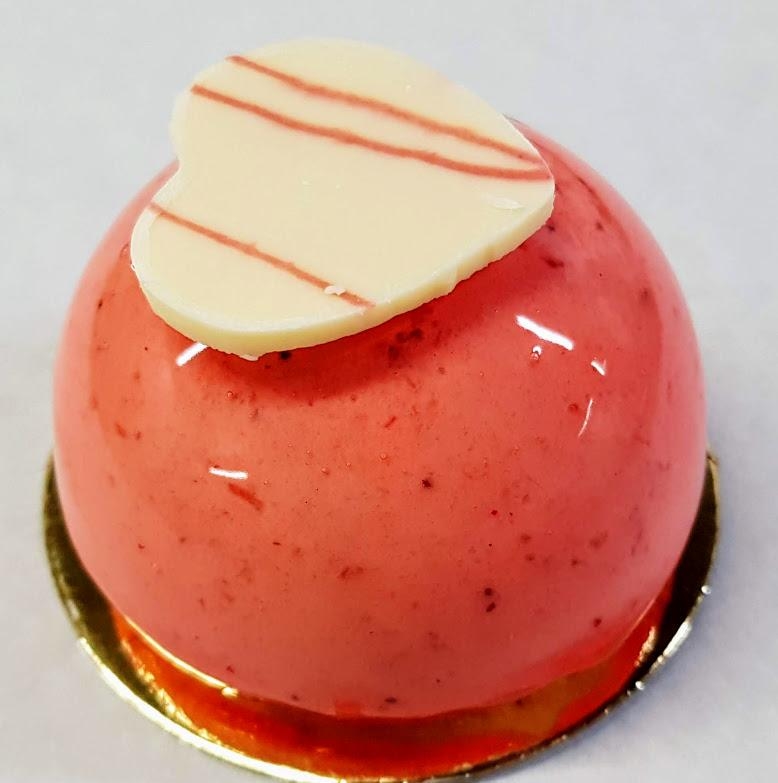 Mousse De Fraise Demi Sphère